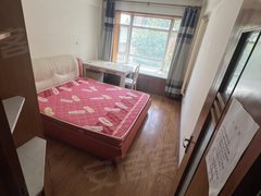 银川金凤正源南街丽园南区女生合租 便宜租!三楼 可短租 紫荆花 万达附近出租房源真实图片