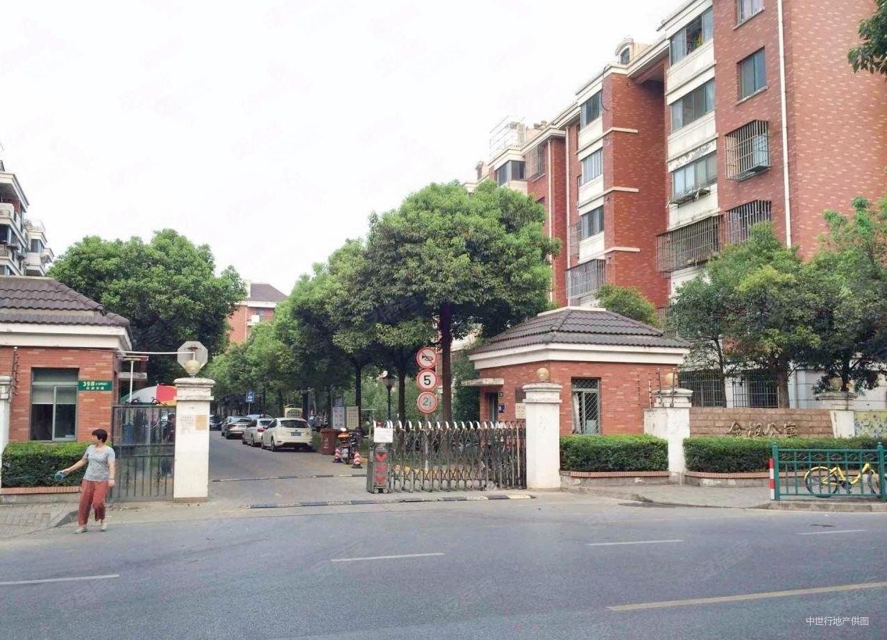 性价比高,光线充足,朝南,单价低,一般装修,金枫公寓二手房,335万,3室1