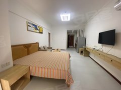 西双版纳景洪龙舟广场急租万达二期精装修大公寓，家具家电齐全，拎包入住长租短租均可出租房源真实图片