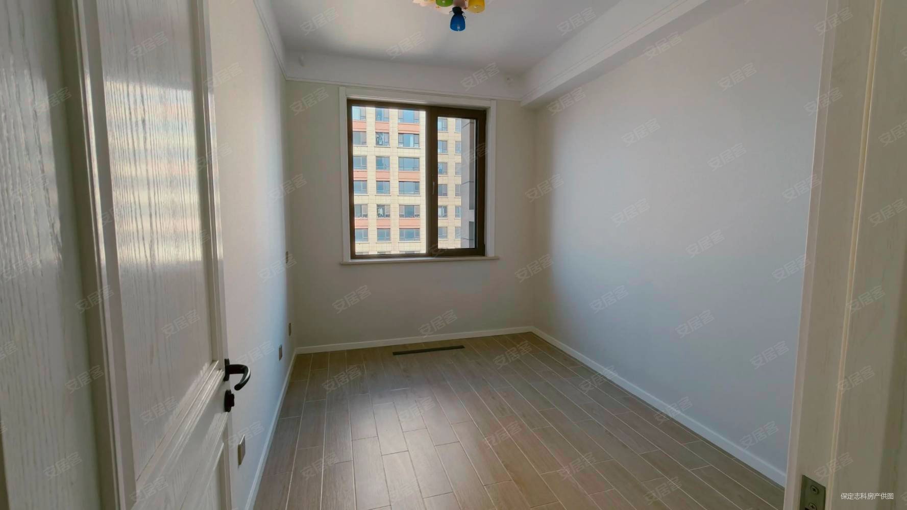 卓正丽景蓝湾(C区)3室2厅2卫146㎡南北158万