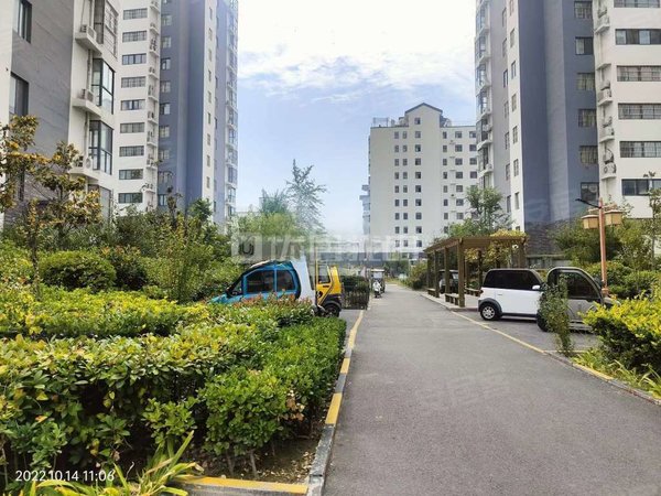 商丘梁园凯旋商城华夏公馆文化路 华夏公馆 电梯双气精装三居室 家电