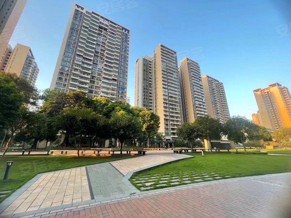 广州花都新区骏威锦东花园a区骏壹万邦商圈锦东花园a区 三房出租家私