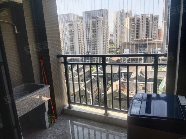 泉州晋江sm广场中骏云景台中骏云景台  精装三房 全屋贴砖 配置齐全