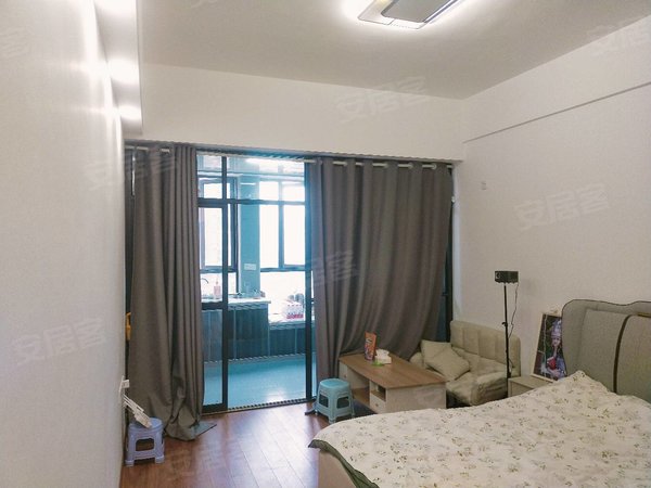 城南公园,城南一号精装一房一厅,临城南公园市委税务局出租房源真实