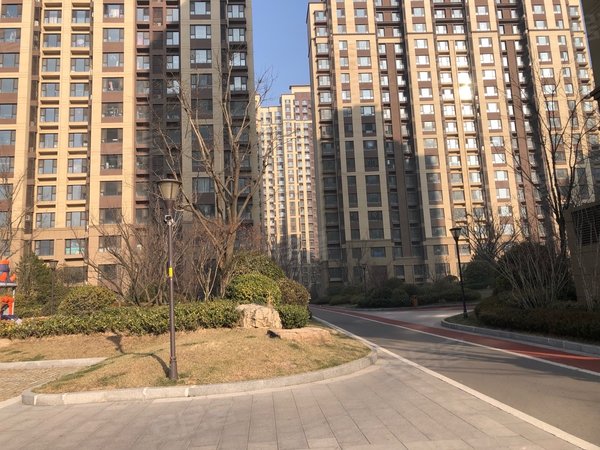 青岛黄岛隐珠中建锦绣城五期和园地铁口,幸孚茂旁,锦绣城和园,一梯一