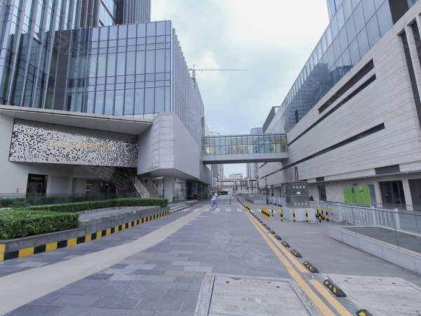 广州天河珠江新城中保利金融大都汇广州天河科韵路地铁站高层电梯房