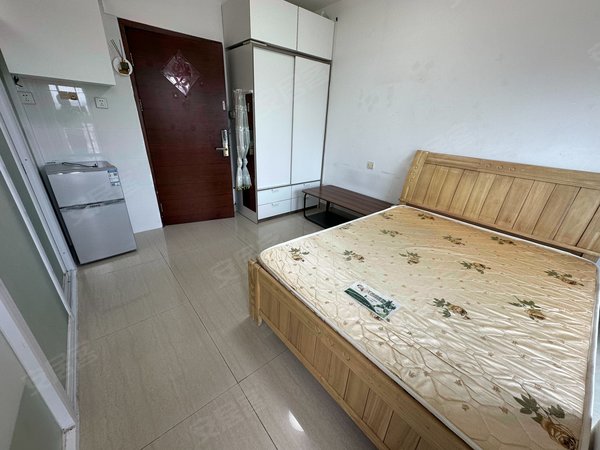 深圳福田华强南桐林城市广场桐林公寓精装大单间,带大阳台,朝东南看