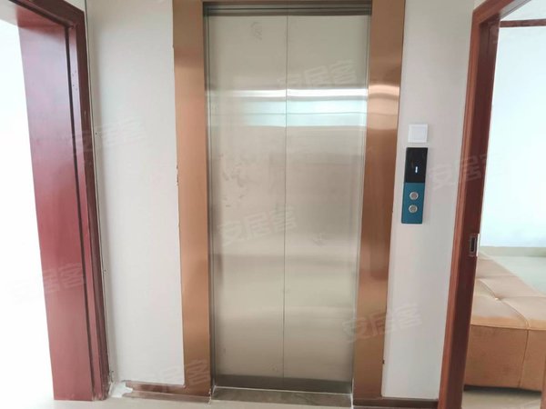 南宁青秀仙葫雅源阁有电梯,豪华ktv,可停6辆车,超大花园露台,家电家具