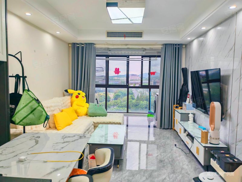 莱蒙水榭阳光3室2厅1卫88.93㎡南232万