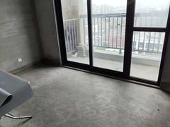 舟山定海城东街道清华兰庭小区110平方简隔卧室三间有热水器床,桌椅等出租房源真实图片
