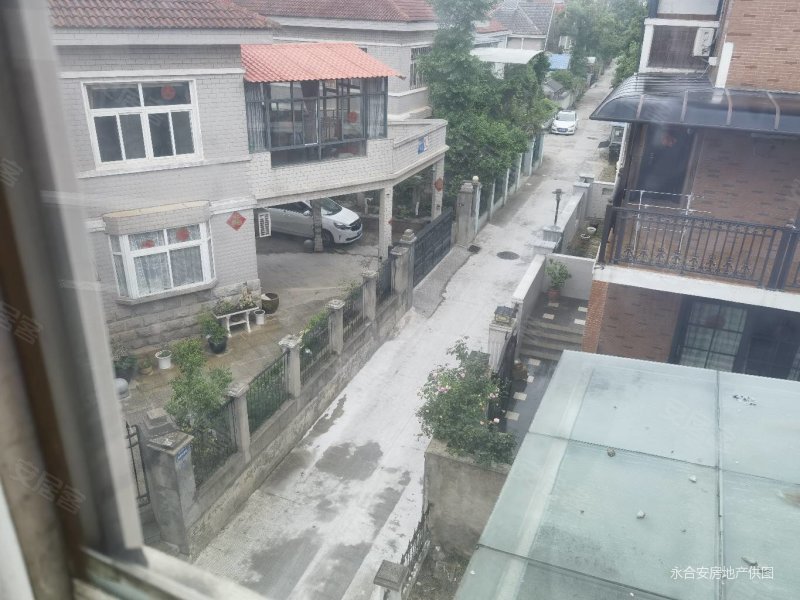 碧波山庄双拼东边户别墅!花园面积100平米