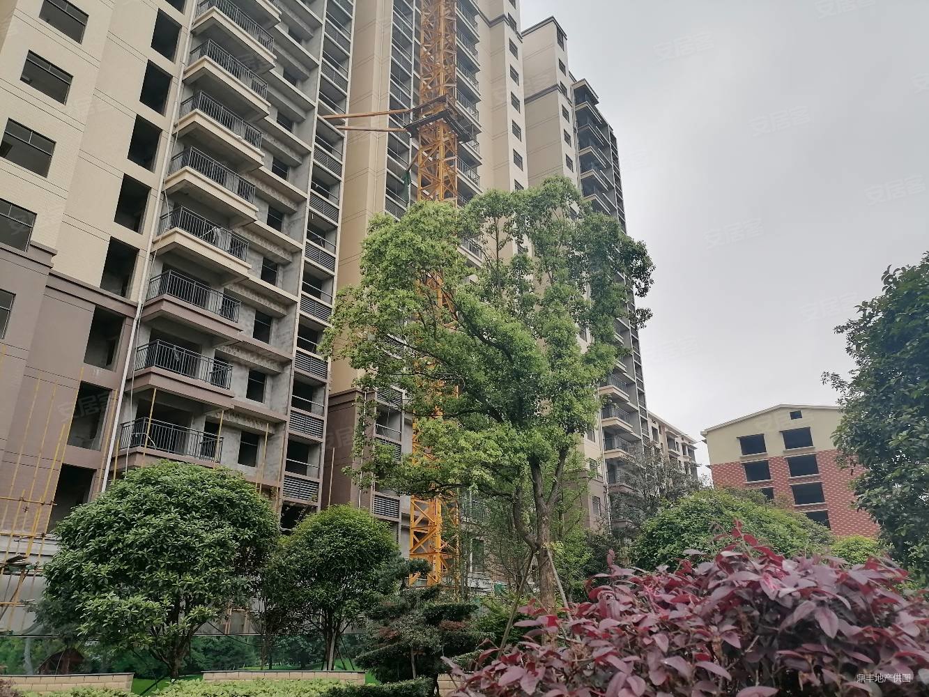 云集精选,阳光尚品,公园里!多送一间房!温暖交房季!