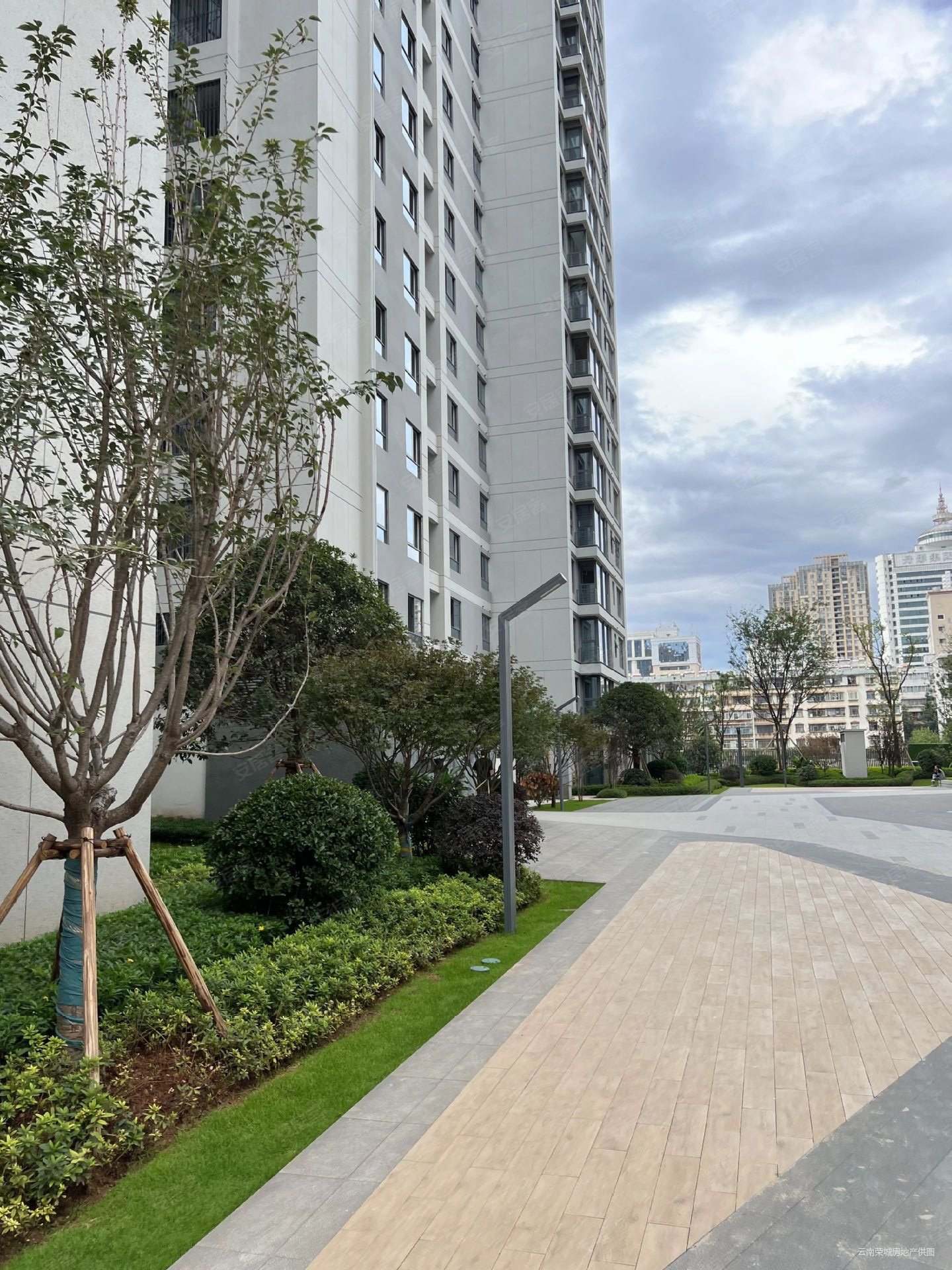 俊发俊尚峰 双卫 电梯房 商业配套齐全 次新小区 出