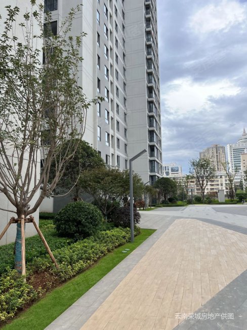 俊发俊尚峰双卫电梯房商业配套齐全次新小区出行方便