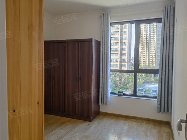 濮阳华龙濮阳站滢滨花园滢滨花园127平3室精装采光充足绿化率高家具