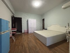 福州闽侯乌龙江大道业主本人无中介,小区环境优美,房间朝南光线好有大露台。出租房源真实图片