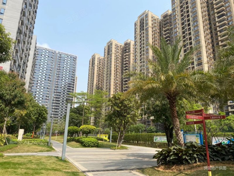 万科中央公园全新未入住三房两卫 商业配套成熟  近地铁 朝南