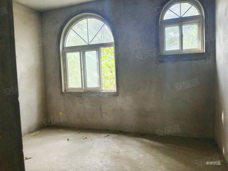 丰源美佳别墅4室2厅1卫246㎡南北600万