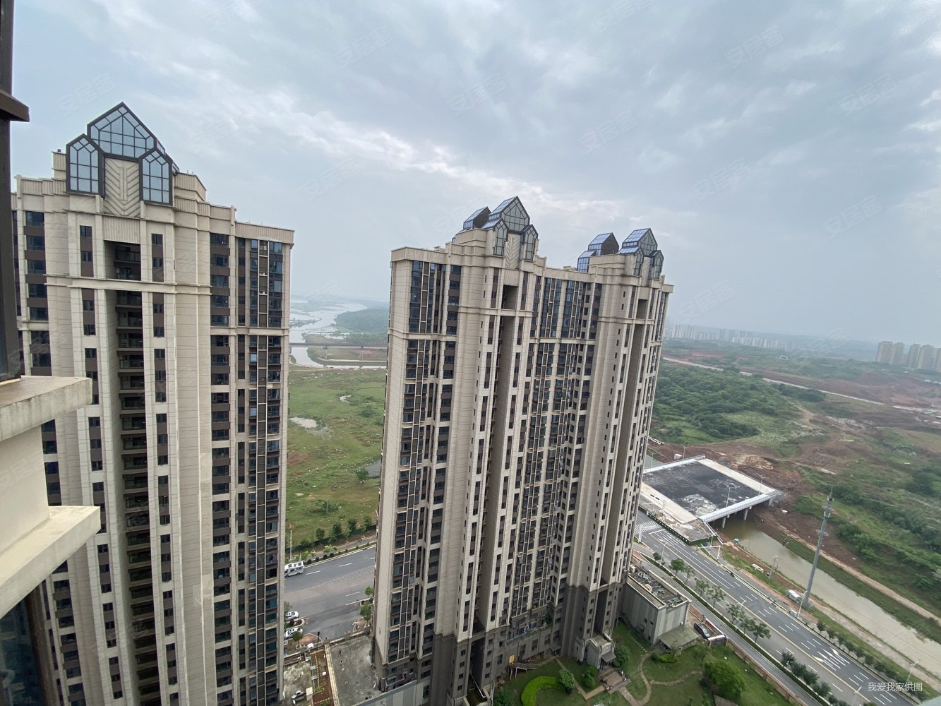 万达滨江华府n1区3室2厅2卫140.76㎡南北99万