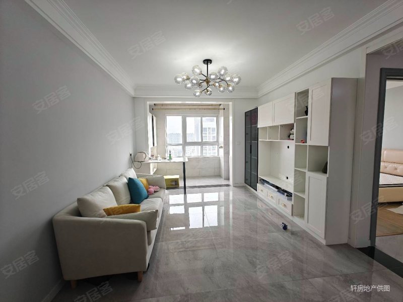 钟吾壹号101平三室精装修几乎未住69万各税随时看房