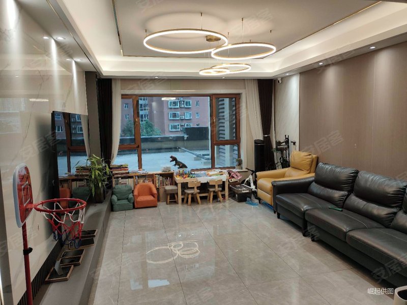 国赫天著  精装3室  南北通透  采光很好