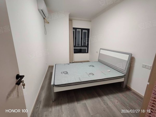 徐州新沂建邺路高铁花园高铁花园电梯精装三室两厅一卫1300月家具家电齐全拎包入住出租房源真实图片