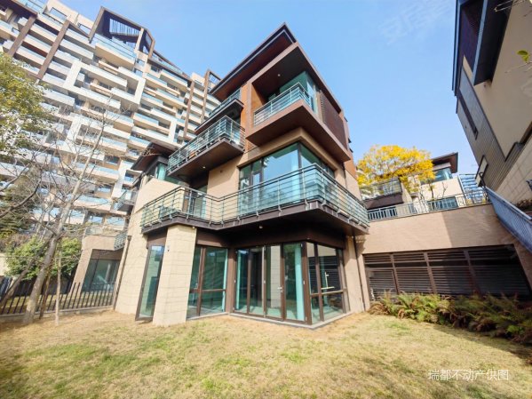 麓湖生态城瀛洲岸独栋别墅户型方正上下双花园视野开阔