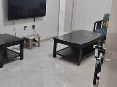 阿克苏阿克苏市阿克苏城区天百名宅电梯两室，年租16000押金2000，可以一年半年付出租房源真实图片