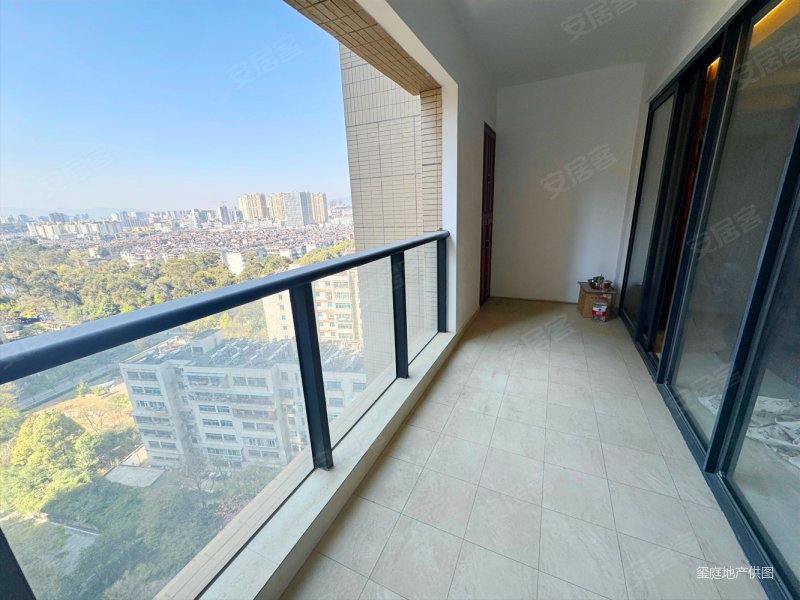 滨江俊园二期大平层270平带车位469万产权清晰急售