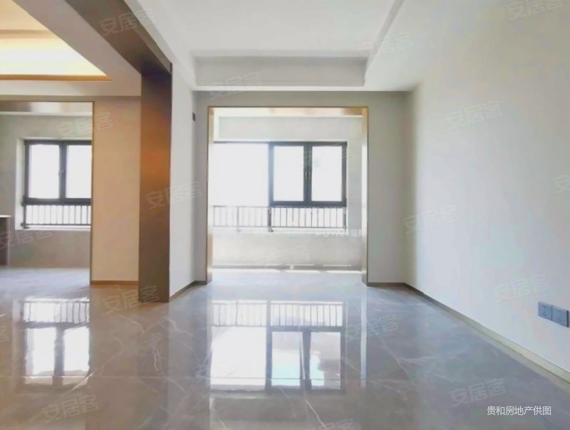 明湖壹品苑~电梯房~正规4居室~带独立客厅~出行方便