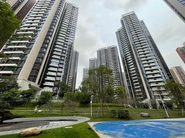 深圳宝安流塘尖岗山壹号花园尖岗山新上豪华装修一房,出租房源真实