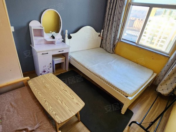 西宁城西海湖新区海湖星城歪歪楼安泰大厦百草堂金富苑附近精装单间无