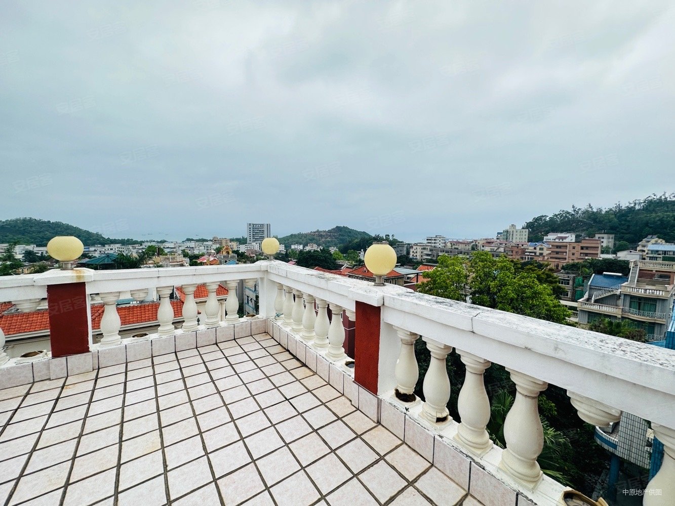 御海湾山庄5室2厅4卫486㎡西南1500万