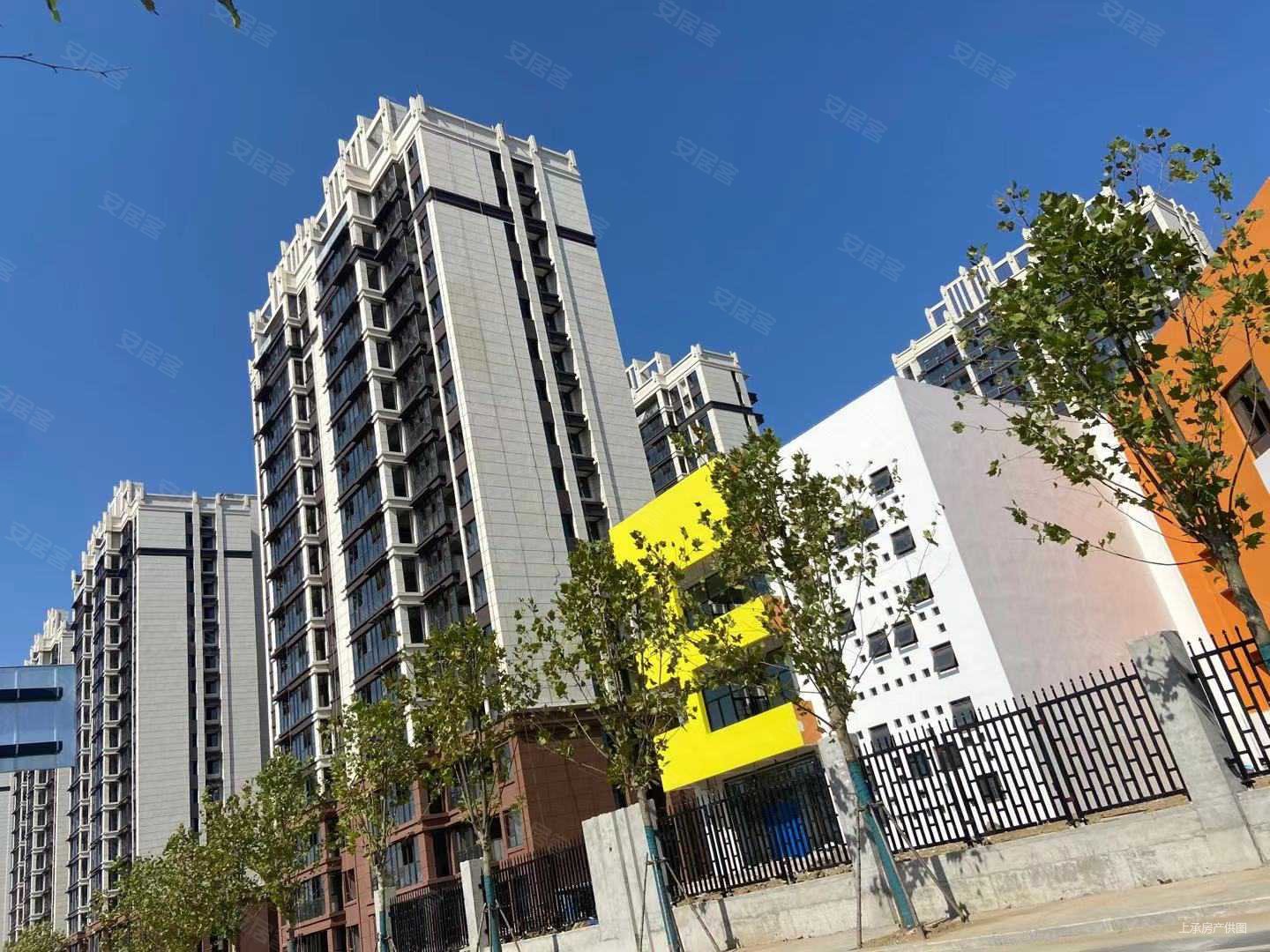 凤麟别院3室2厅1卫106.00平方72.00万