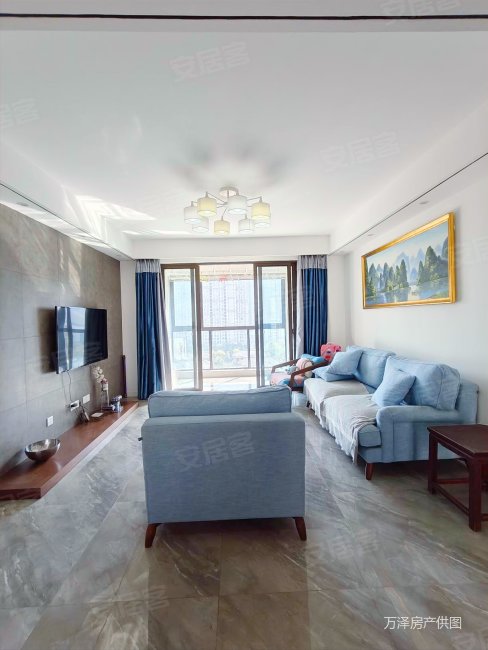 鑫苑世家多层四房装修保养新中央空调视野开阔有钥匙