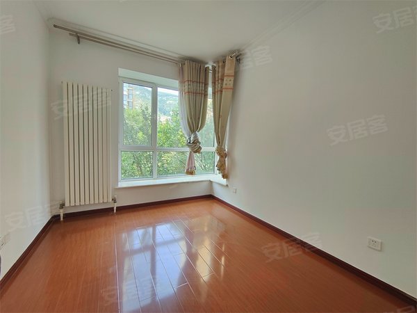 济南市中八里洼东山小区旅游路单位宿舍 长期出租 看房方便配套成熟