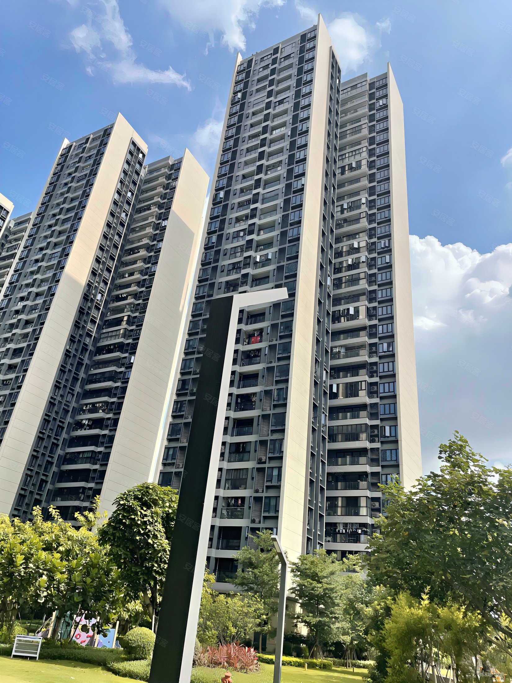 业主诚意出售价格可以谈  时代领峰 正规商品房 双卫生间