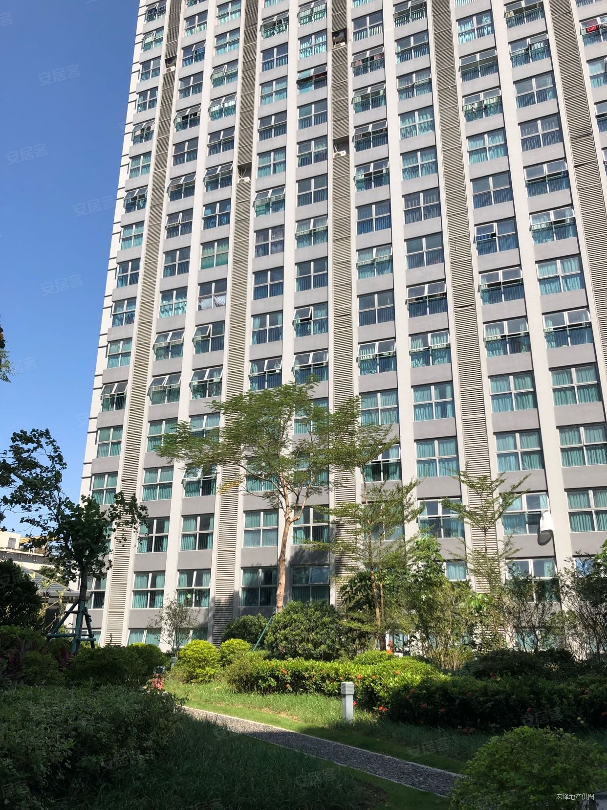 笋盘推荐华强广场精装公寓民用水电送家私家电来电看房