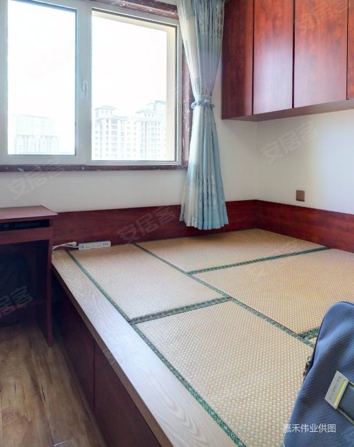 标准户型 急售 自家精装修保持老好了 拎包就住,恒力依云伴山二手房