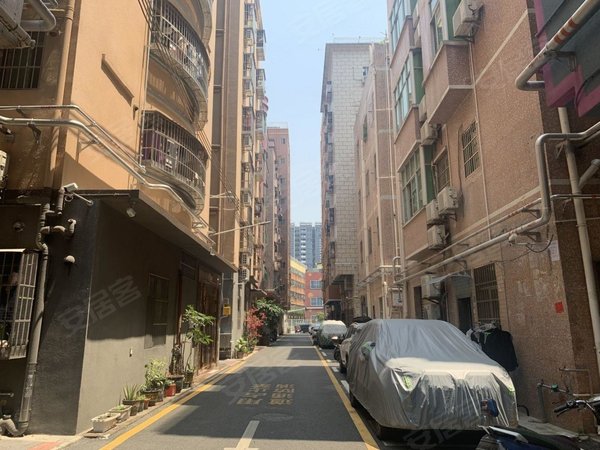 深圳宝安固戍下围园新村一巷22号小区1号线固戍地铁站 交通便利 精装