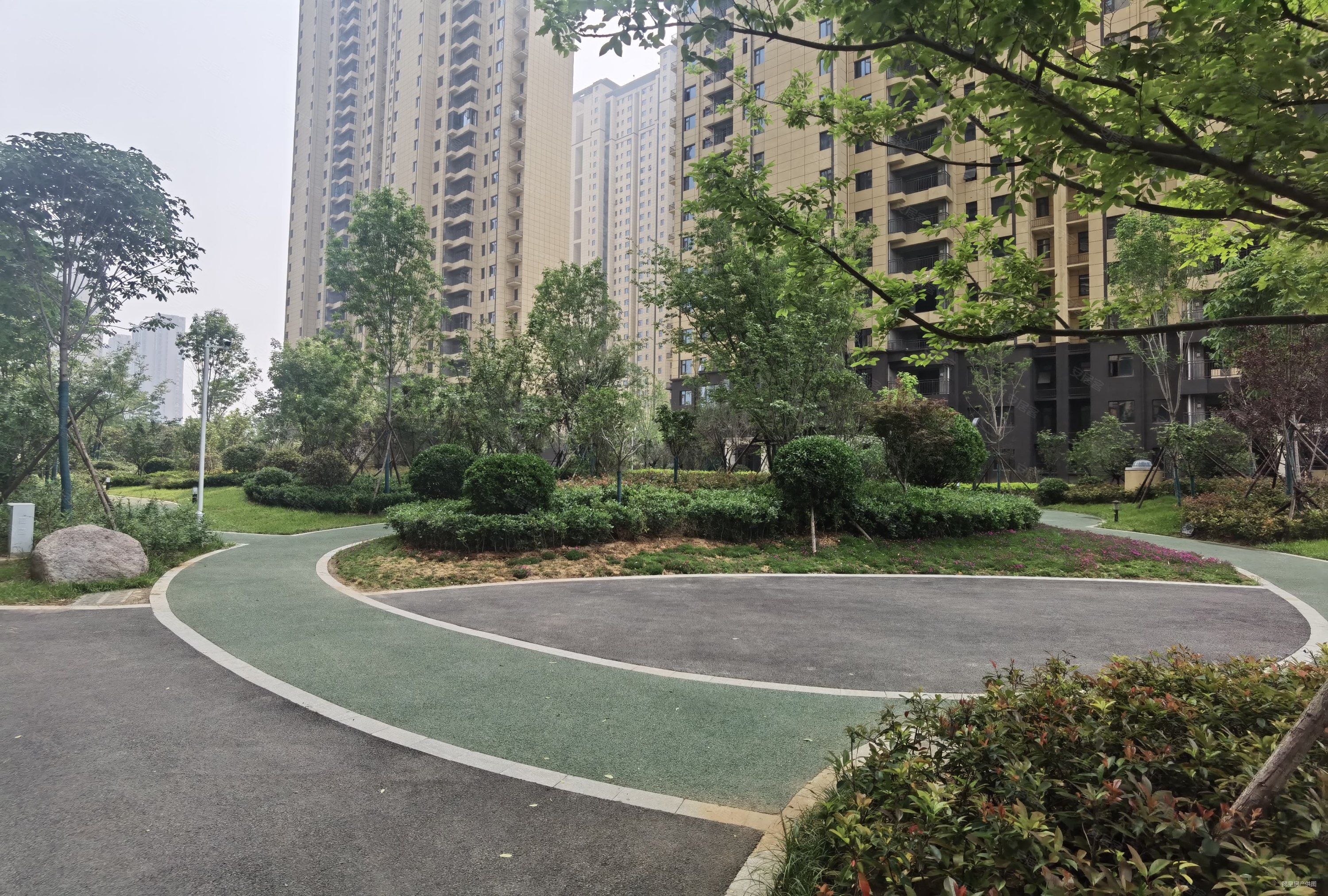 洛阳房产网>洛阳二手房>洛龙二手房>大学城二手房>凌波苑>