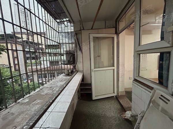 重庆沙坪坝陈家湾陈家湾小区三峡广场.