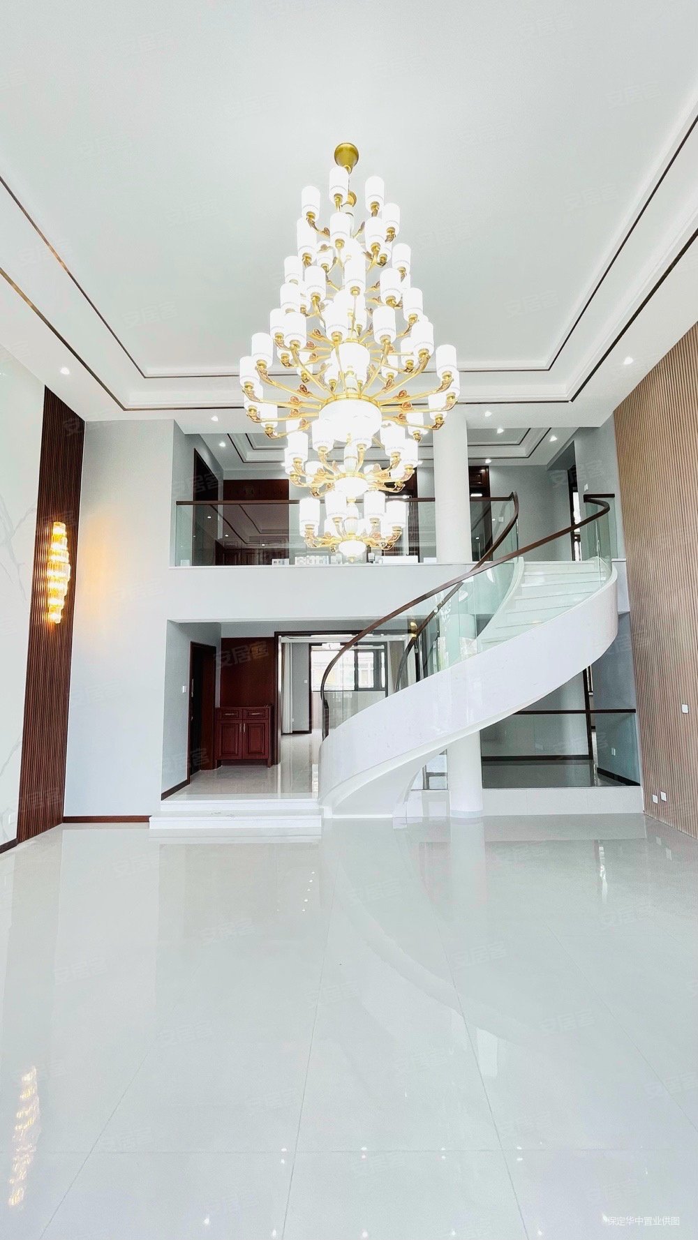 秀兰城市花园5室3厅3卫255㎡南北235万