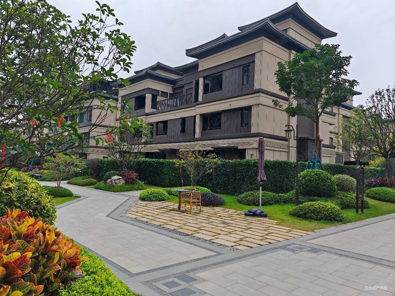 建发磐龙府3室2厅2卫109㎡南北108.8万