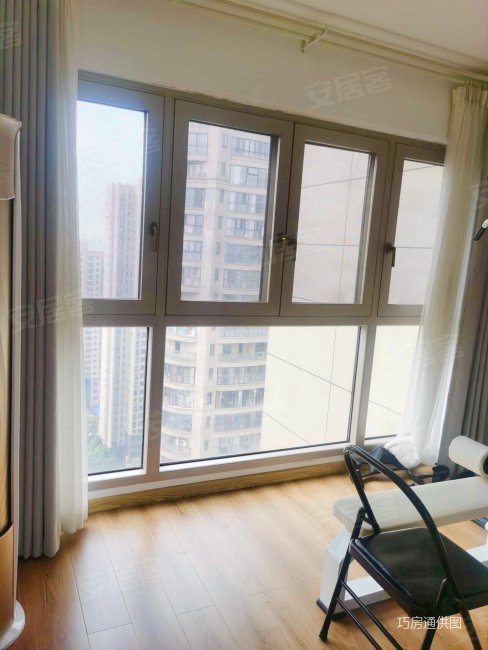 星洲国际 正南朝向 装修好 商业配套成熟 高楼层视野无遮挡