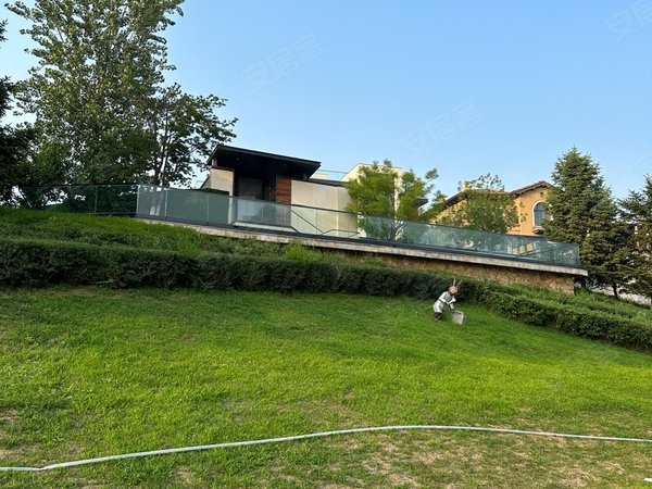 沈阳浑南棋盘山汇置山湖棋盘山 别墅 带花园 网红轻奢风 带车库 共