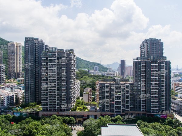 沙头角租房,出租中 地铁口精装二房,楼下广富百货和壹海城旁,干净安静