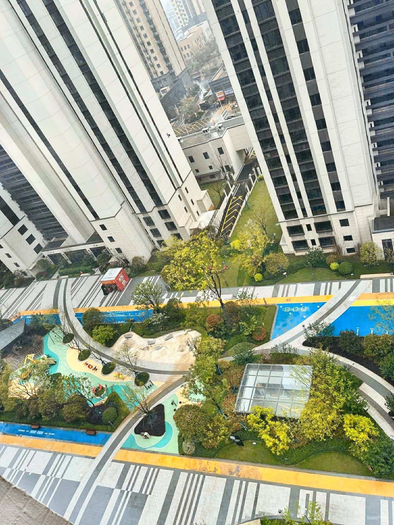 保利庭瑞阅江台3室2厅2卫117.37㎡南180万