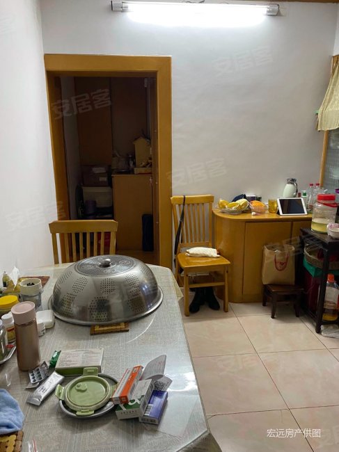 房子老装修干净整洁南北通透中心位置闹钟取静生活方便,银杏小区二手