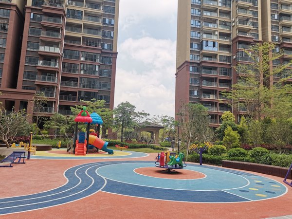 深圳光明公明楼村花园(二期)公明楼村花园3房,5000包物业,家私齐全,有